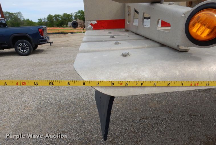 image for item DR0480 2012 MAC 1050  pneumatic dry bulk trailer