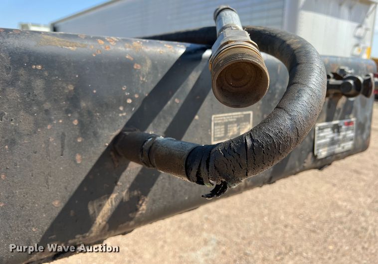 image for item DR1369 1999 Talbert T3DW-50SA-HR6-1-T1  lowboy equipment trailer