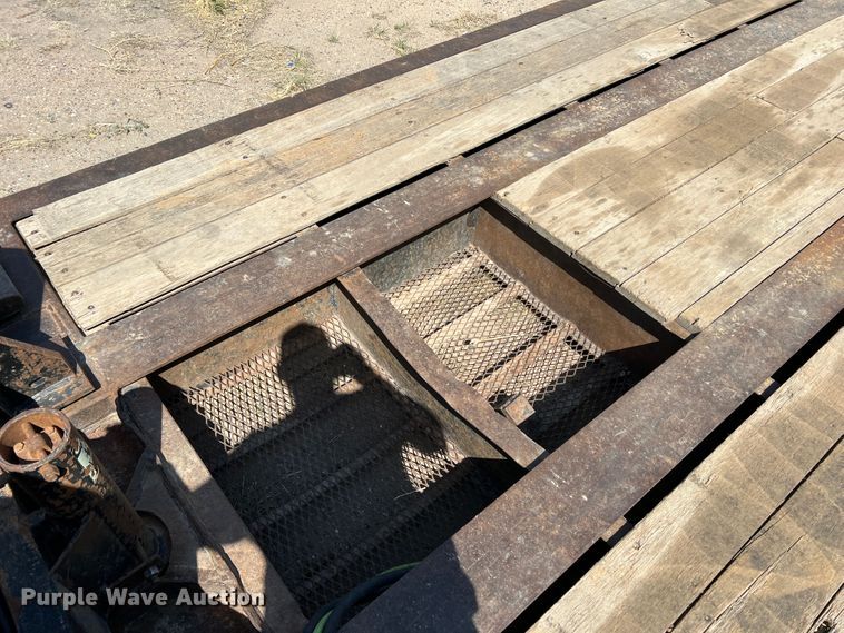 image for item DR1369 1999 Talbert T3DW-50SA-HR6-1-T1  lowboy equipment trailer