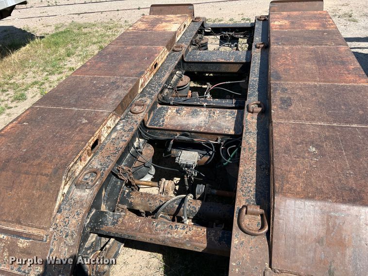 image for item DR1369 1999 Talbert T3DW-50SA-HR6-1-T1  lowboy equipment trailer