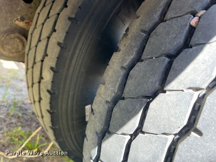 image for item DR1369 1999 Talbert T3DW-50SA-HR6-1-T1  lowboy equipment trailer