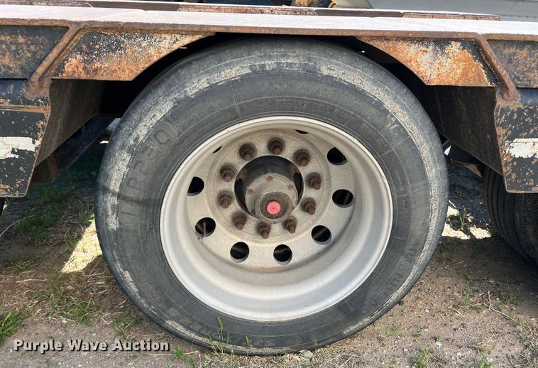 image for item DR1369 1999 Talbert T3DW-50SA-HR6-1-T1  lowboy equipment trailer