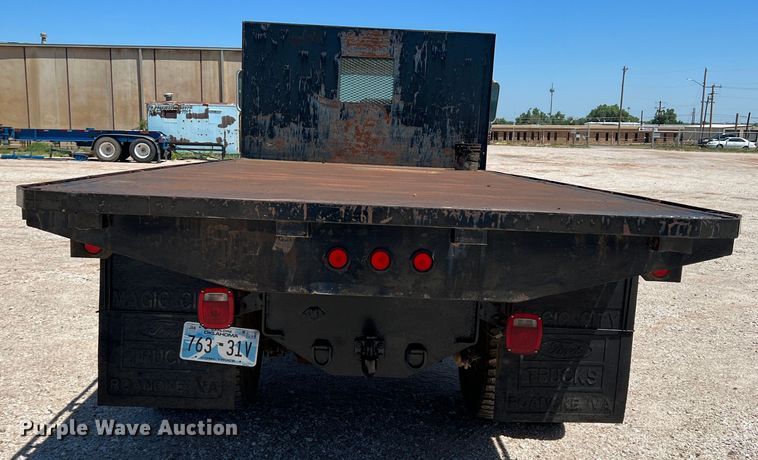image for item DR1550 2000 Ford F750  flatbed truck