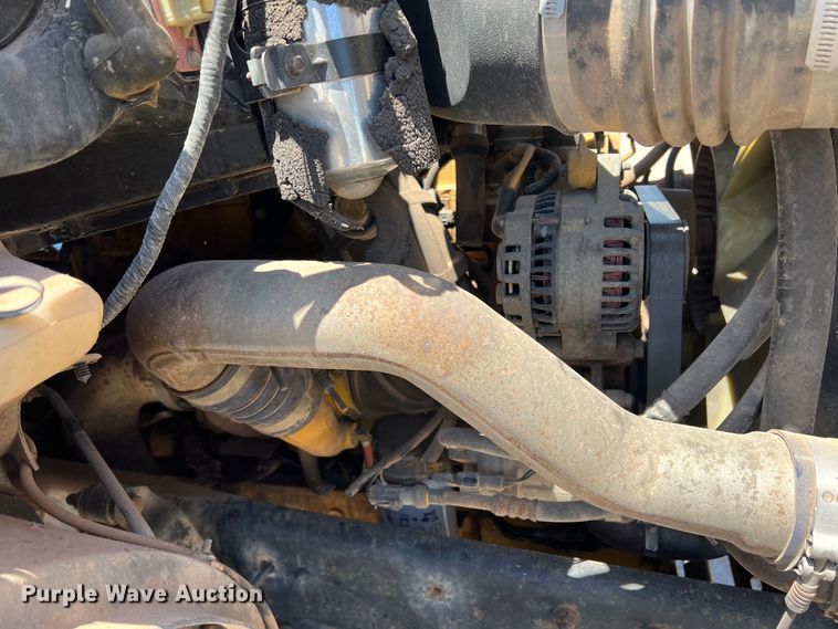 image for item DR1550 2000 Ford F750  flatbed truck