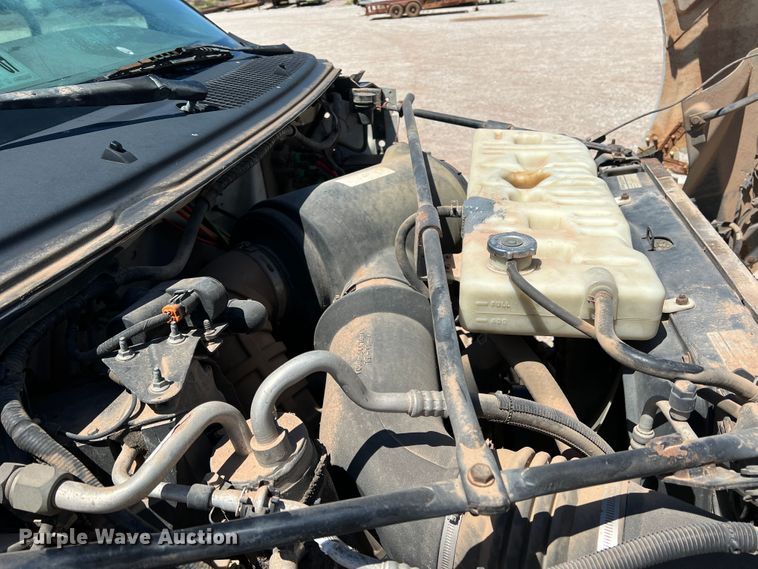 image for item DR1550 2000 Ford F750  flatbed truck