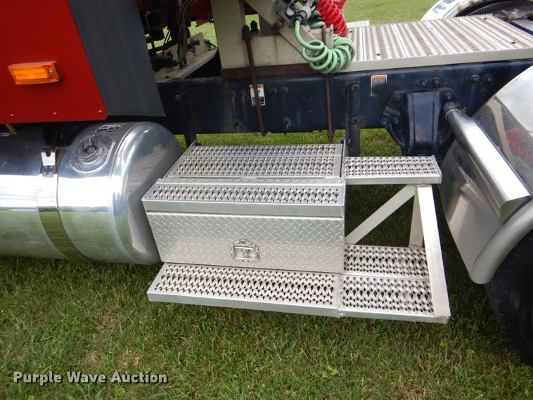 image for item DS8041 2015 Peterbilt 579  semi truck