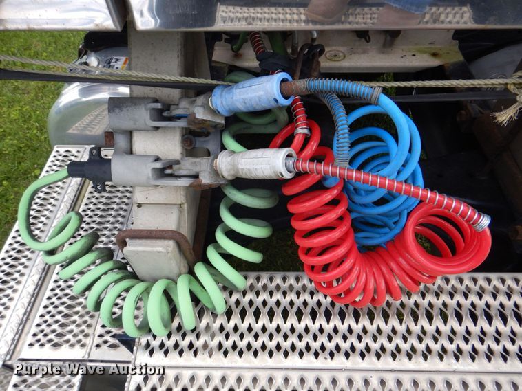 image for item DS8041 2015 Peterbilt 579  semi truck