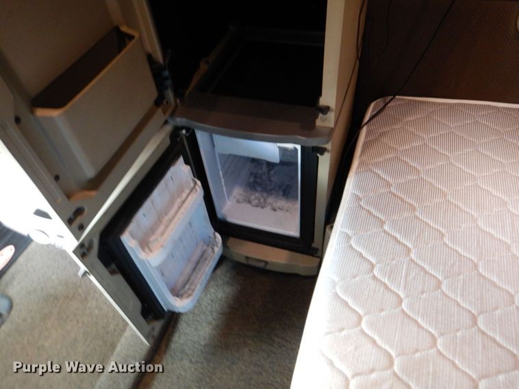 image for item DS8041 2015 Peterbilt 579  semi truck