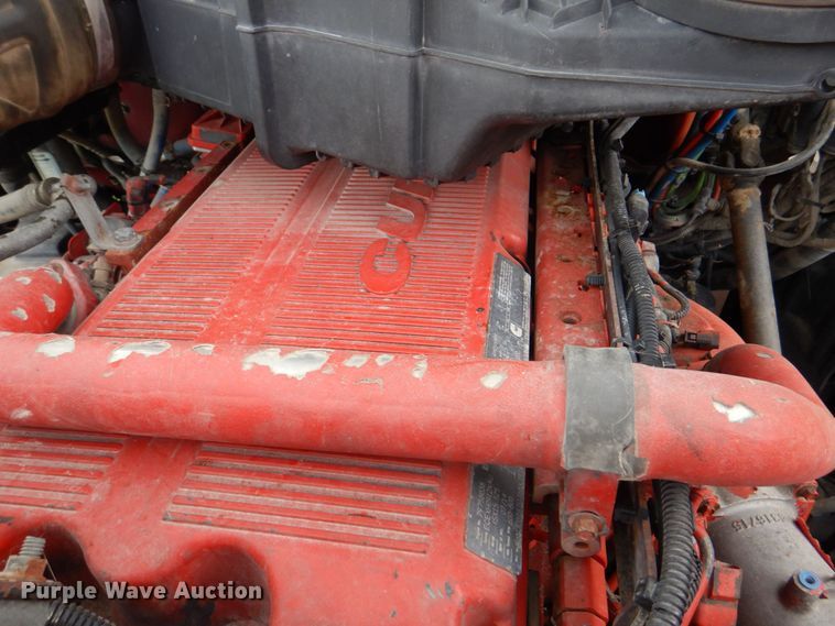 image for item DS8041 2015 Peterbilt 579  semi truck