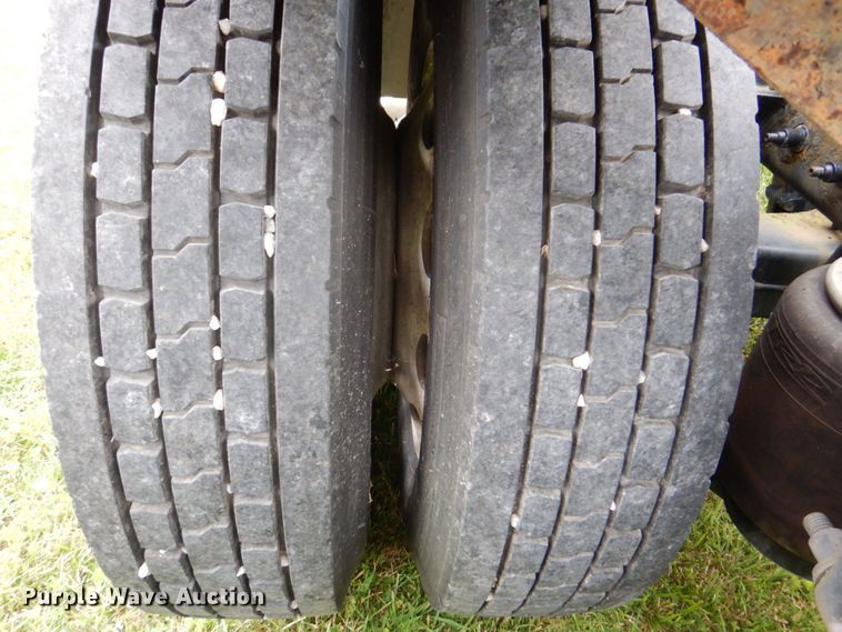 image for item DS8041 2015 Peterbilt 579  semi truck