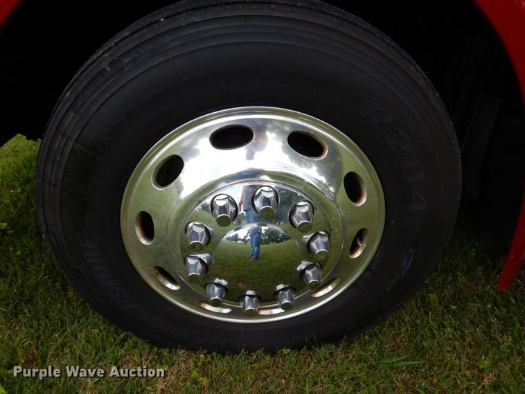 image for item DS8041 2015 Peterbilt 579  semi truck