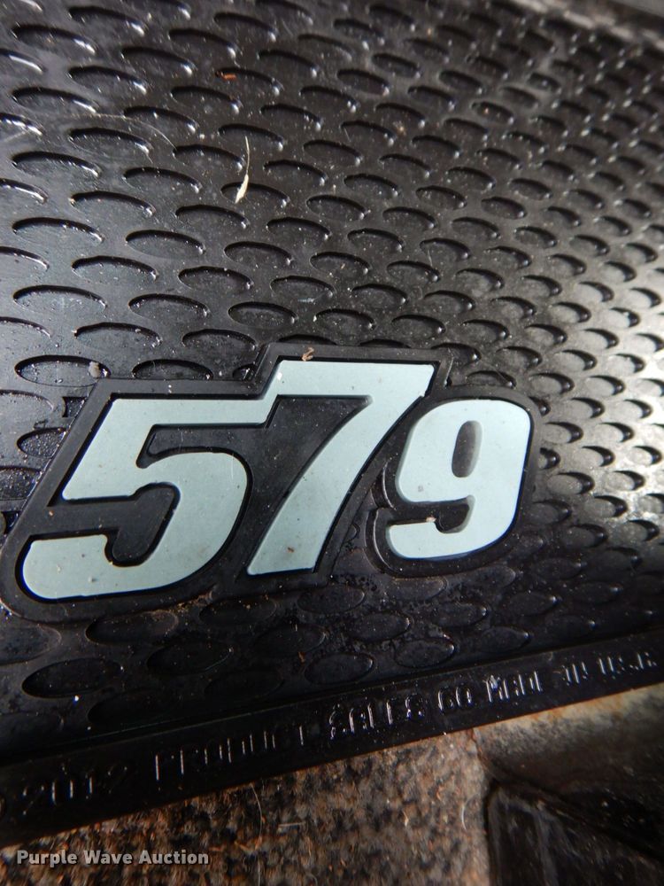 image for item DS8041 2015 Peterbilt 579  semi truck