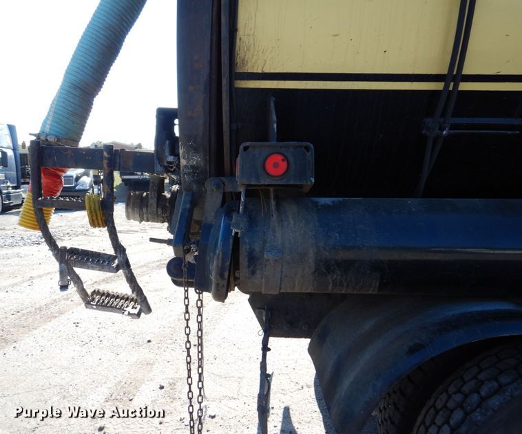 image for item DS8042 2003 Sterling Acterra  vacuum truck