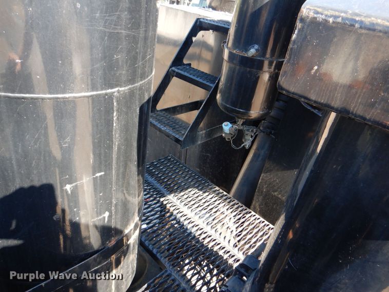 image for item DS8042 2003 Sterling Acterra  vacuum truck