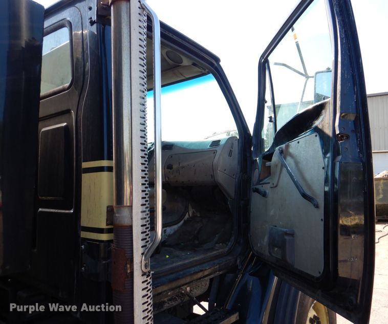 image for item DS8042 2003 Sterling Acterra  vacuum truck