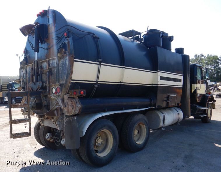 image for item DS8043 1997 Volvo Autocar  vacuum truck