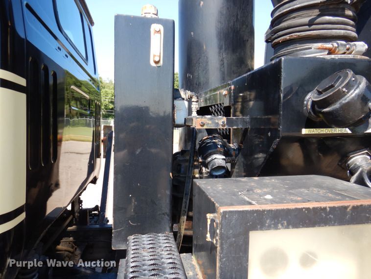 image for item DS8043 1997 Volvo Autocar  vacuum truck