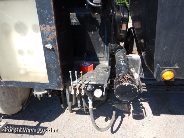 image for item DS8043 1997 Volvo Autocar  vacuum truck