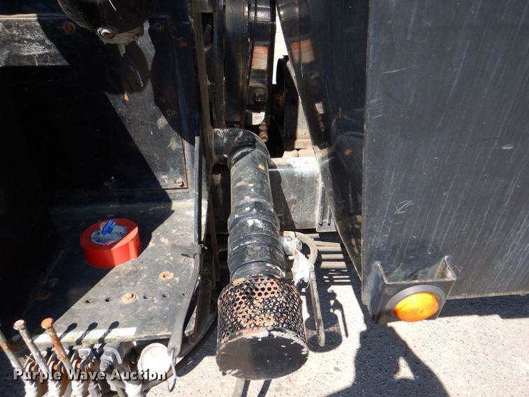 image for item DS8043 1997 Volvo Autocar  vacuum truck