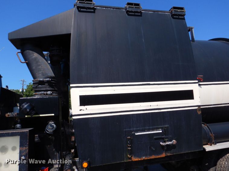 image for item DS8043 1997 Volvo Autocar  vacuum truck