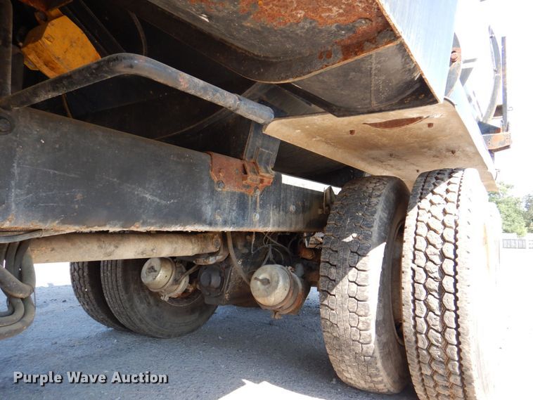 image for item DS8043 1997 Volvo Autocar  vacuum truck