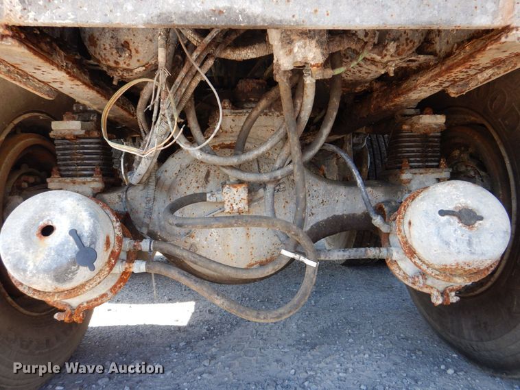 image for item DS8043 1997 Volvo Autocar  vacuum truck