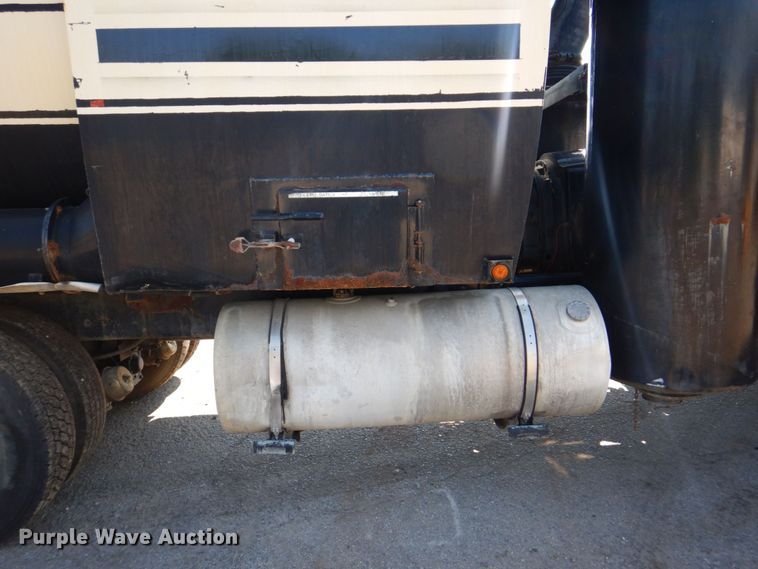 image for item DS8043 1997 Volvo Autocar  vacuum truck