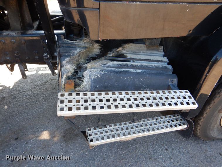 image for item DS8043 1997 Volvo Autocar  vacuum truck