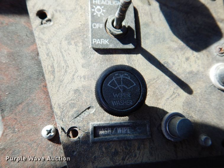 image for item DS8043 1997 Volvo Autocar  vacuum truck