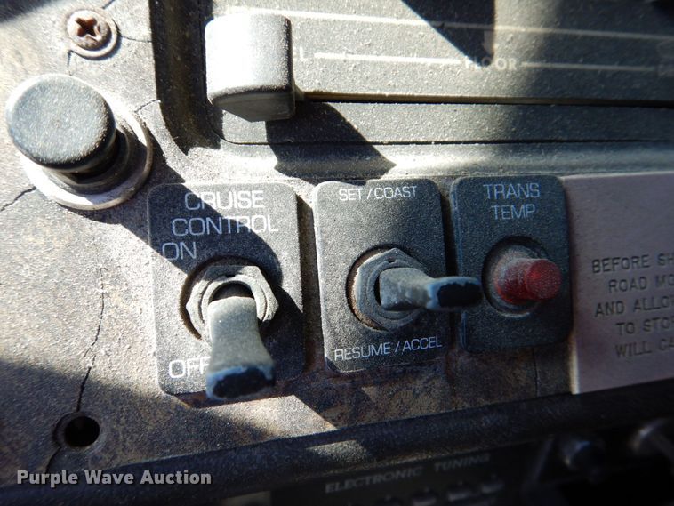 image for item DS8043 1997 Volvo Autocar  vacuum truck