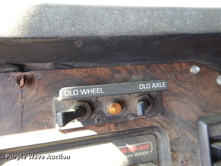 image for item DS8043 1997 Volvo Autocar  vacuum truck