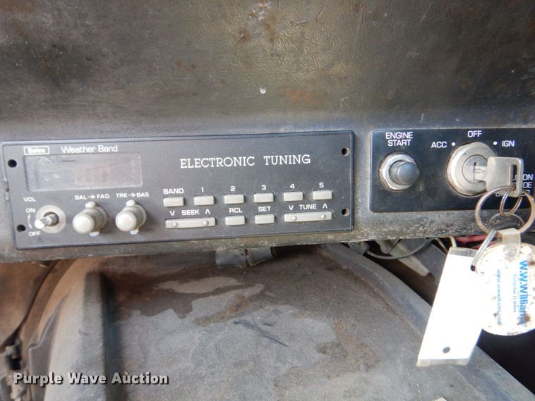 image for item DS8043 1997 Volvo Autocar  vacuum truck