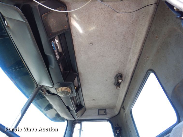 image for item DS8043 1997 Volvo Autocar  vacuum truck