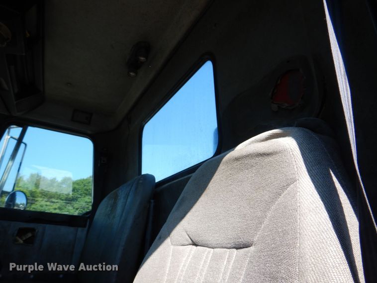 image for item DS8043 1997 Volvo Autocar  vacuum truck