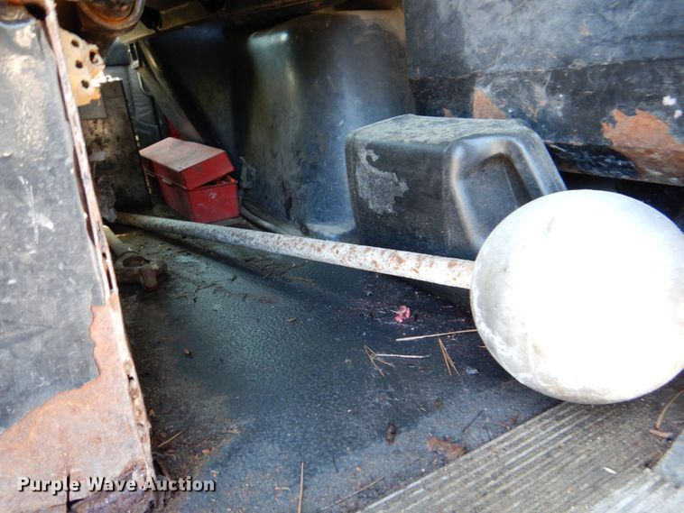 image for item DS8043 1997 Volvo Autocar  vacuum truck