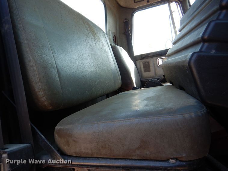 image for item DS8043 1997 Volvo Autocar  vacuum truck