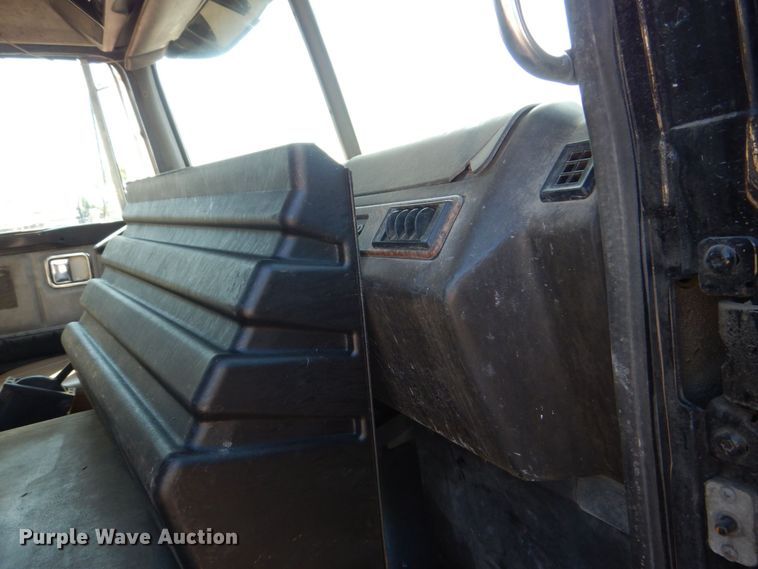 image for item DS8043 1997 Volvo Autocar  vacuum truck