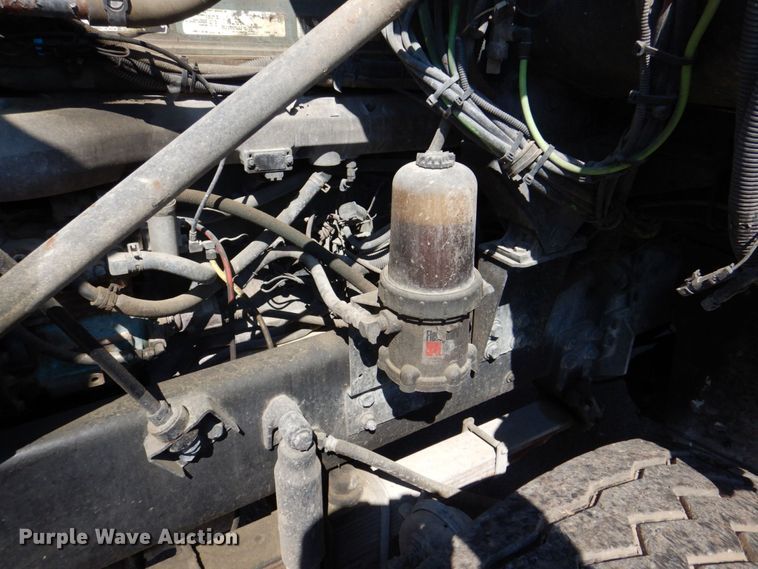 image for item DS8043 1997 Volvo Autocar  vacuum truck