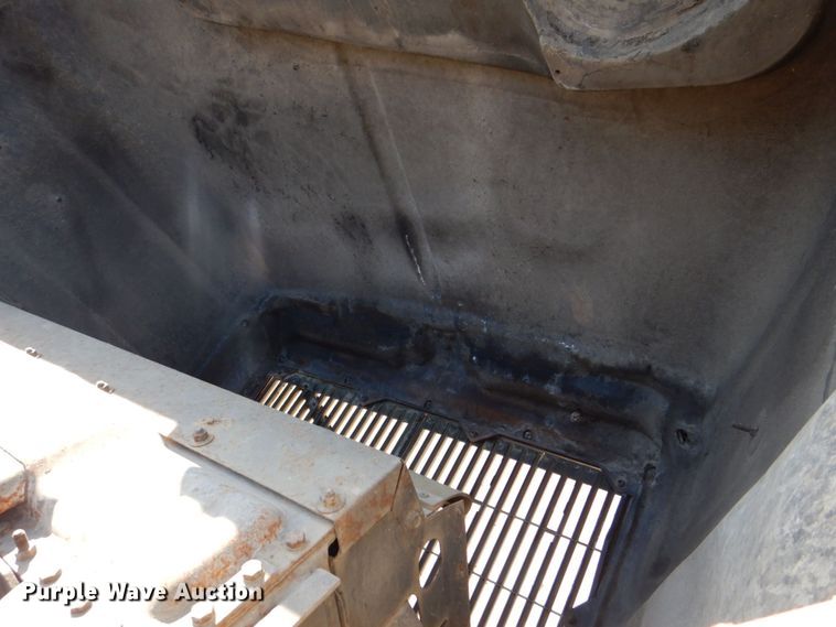 image for item DS8043 1997 Volvo Autocar  vacuum truck