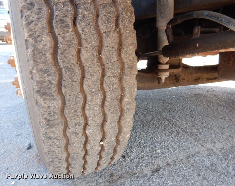 image for item DS8043 1997 Volvo Autocar  vacuum truck