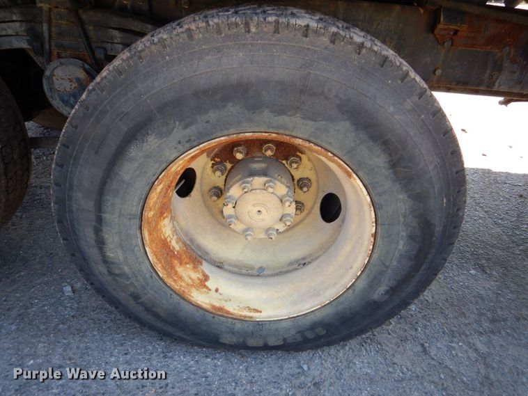 image for item DS8043 1997 Volvo Autocar  vacuum truck