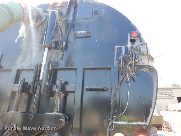 image for item DS8044 2002 Sterling Acterra  vacuum truck