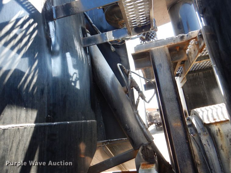 image for item DS8044 2002 Sterling Acterra  vacuum truck