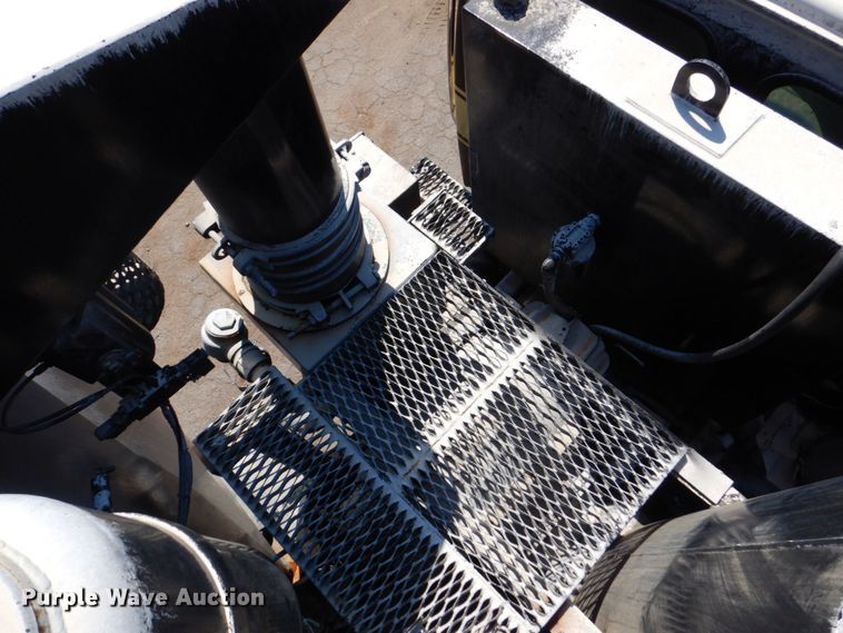 image for item DS8044 2002 Sterling Acterra  vacuum truck