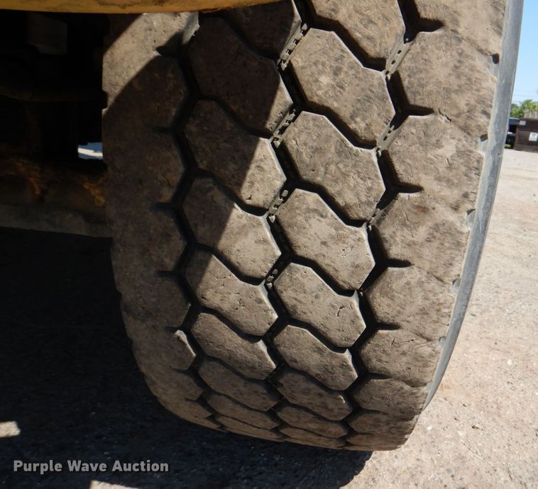 image for item DS8044 2002 Sterling Acterra  vacuum truck