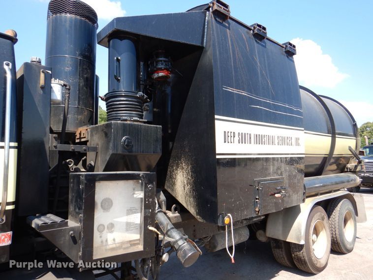 image for item DS8045 2003 Sterling Acterra  vacuum truck