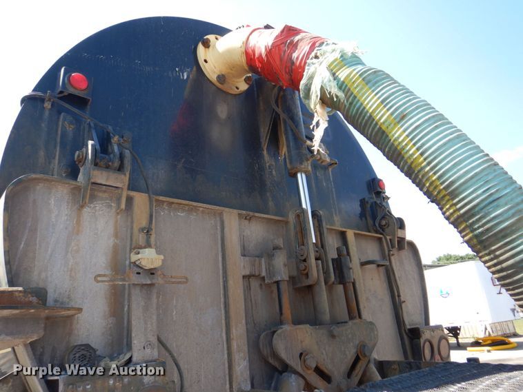 image for item DS8045 2003 Sterling Acterra  vacuum truck