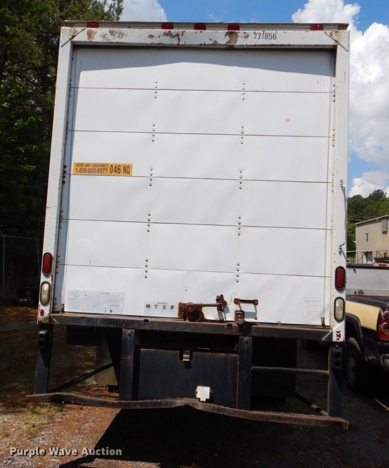 image for item DS8046 2001 International 4700  box truck