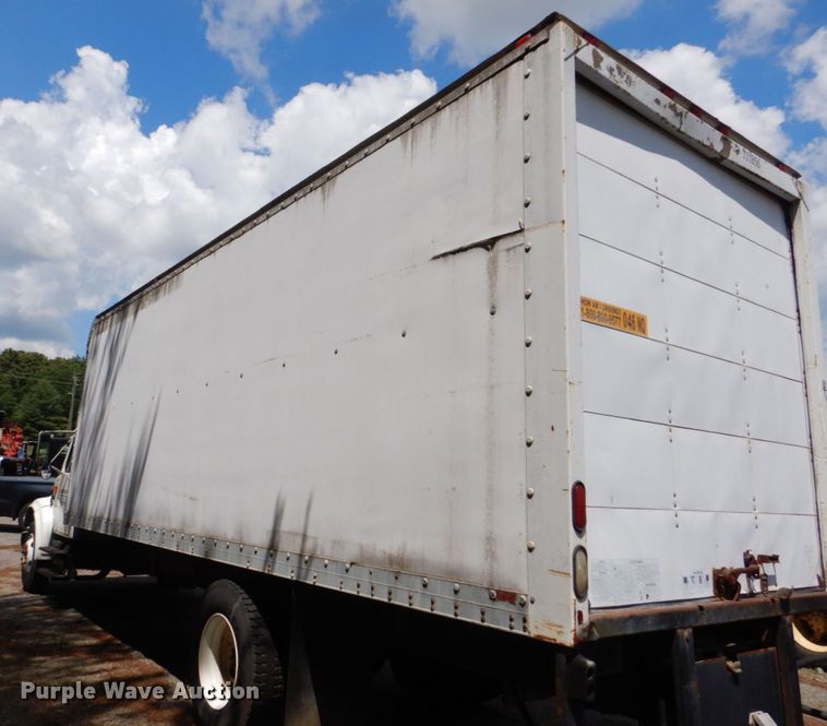 image for item DS8046 2001 International 4700  box truck