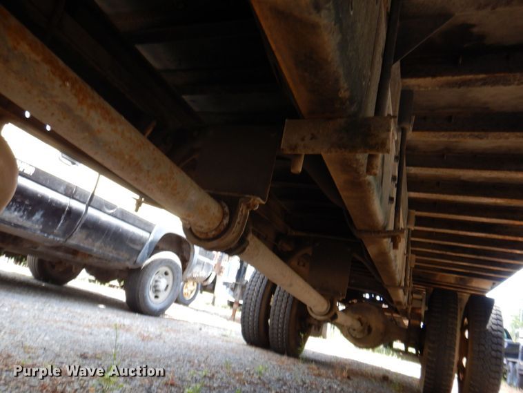 image for item DS8046 2001 International 4700  box truck